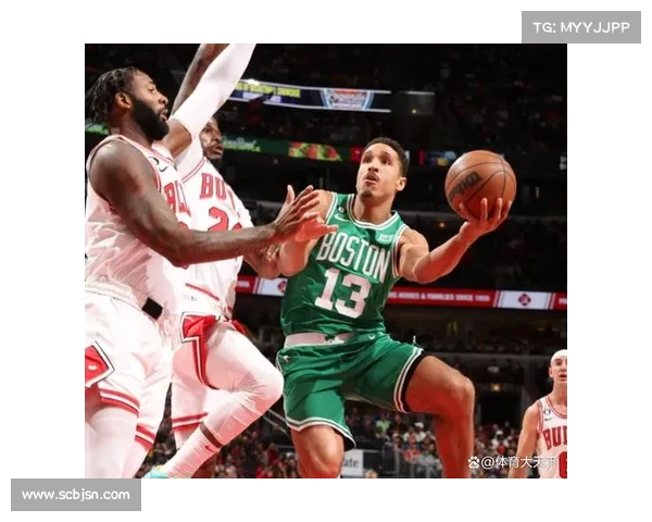 如何模仿莱万多夫斯基精准射门动作提升进攻效率