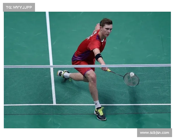 安赛龙在法国公开赛精彩反手抽球得分展现非凡技艺与实力